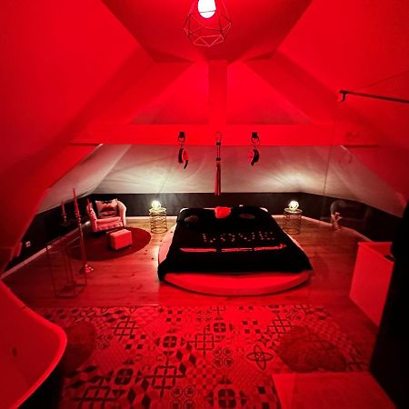 Redroom Loveroom Chambre Spa Privative Insolite Theme 50 Nuances De Grey Douchy-les-Mines Exterior foto